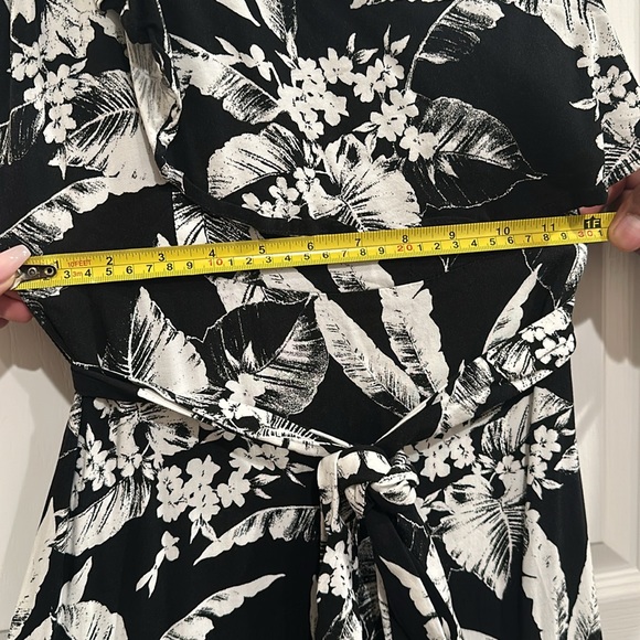 Hawaiian Print Maxi Dress - Picture 8 of 8